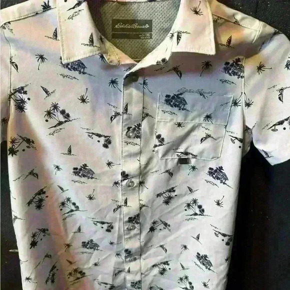 Boys Eddie Bauer Short Sleeve Button Up Short Size Small - Picture 3 of 4